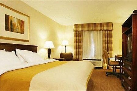 Holiday Inn Express Уотербери Номер фото