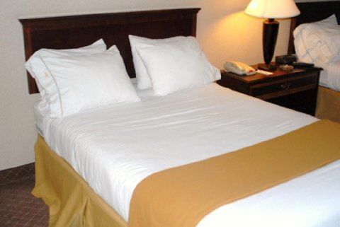 Holiday Inn Express Уотербери Экстерьер фото
